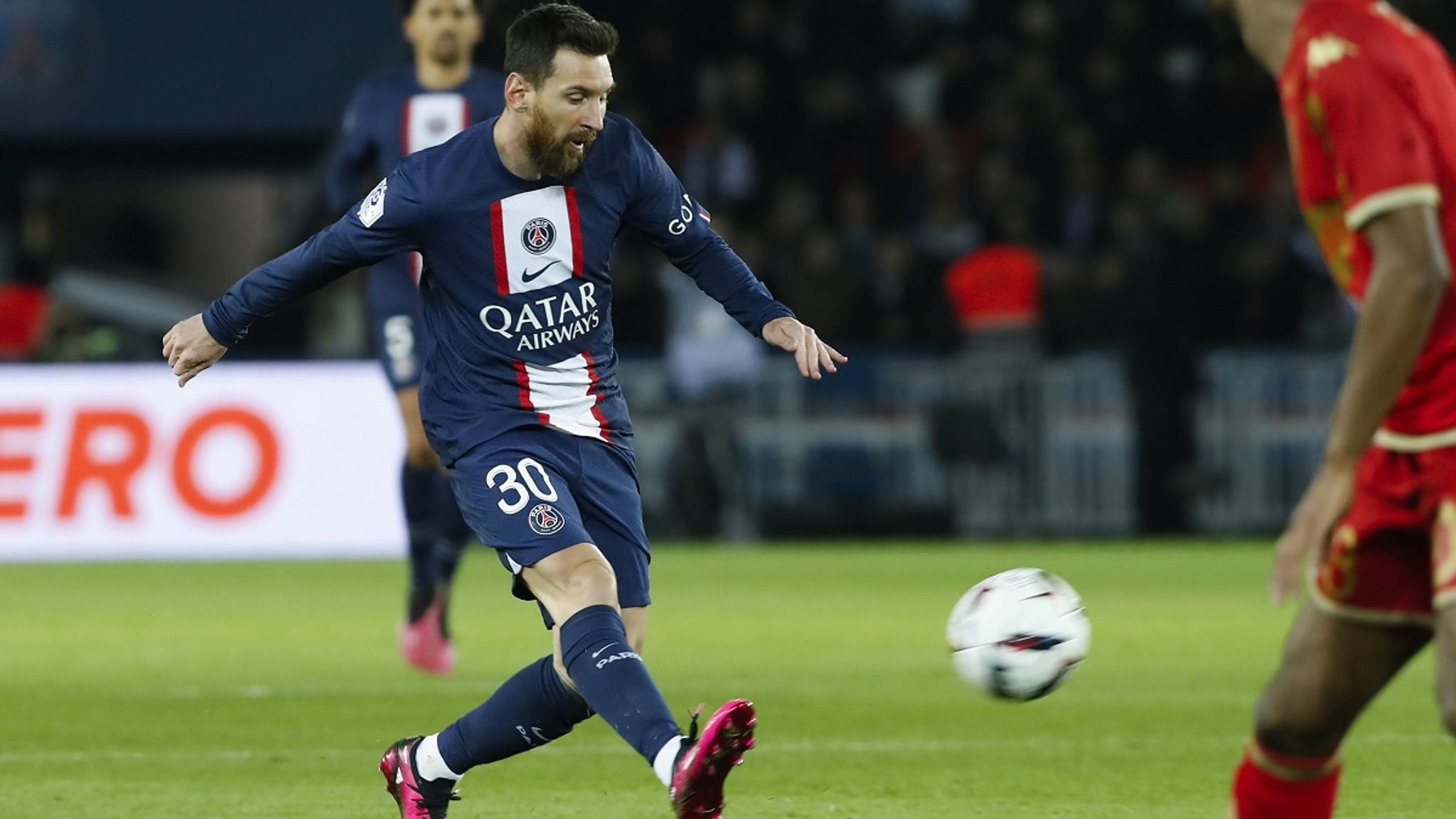 Ligue Un Messi trifft auch als Weltmeister! PSG schlägt Schlusslicht