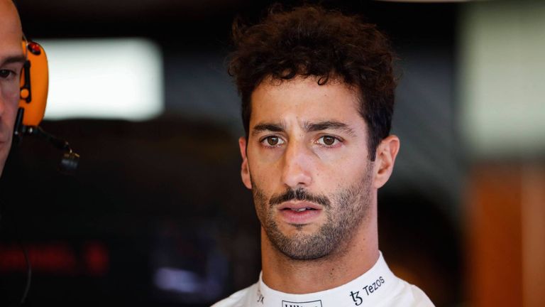 Daniel Ricciardo hat sich im Beyond the Grid-Podcast über seine Gefühlslage unterhalten und erklärt, dass er einen Anruf von Haas-Teamchef Günther Steiner erhalten hatte.