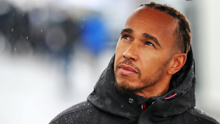 Lewis Hamilton hat in der Kälte an seiner Fitness gearbeitet.