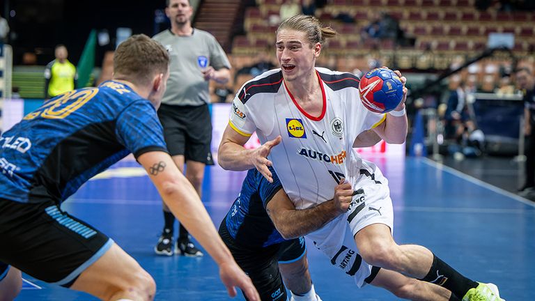 Juri Knorr ist mit dem bisherigen Verlauf der Handball-WM sehr zufrieden.