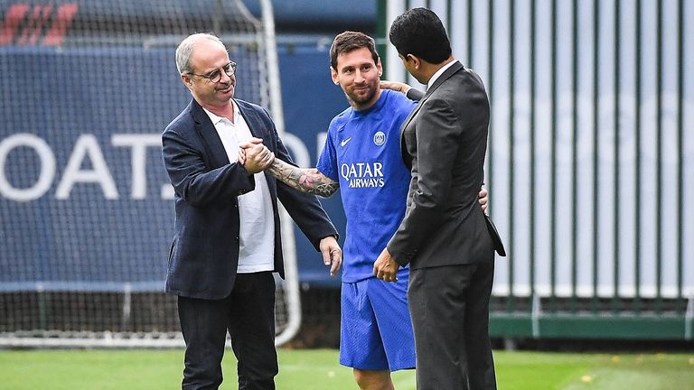 Weltmeister Lionel Messi ist nach dem Turnier-Erfolg zurück im Training bei seinem Verein Paris Saint-Germain. 