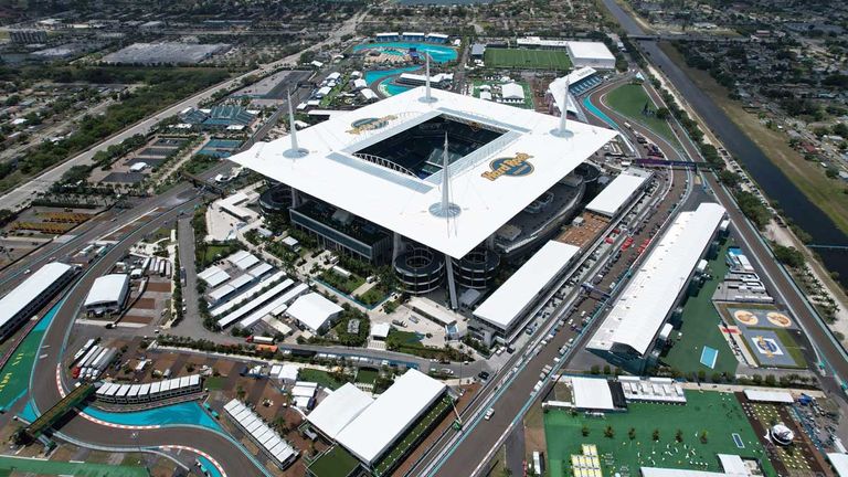 Der Miami-GP verläuft um das Hard Rock Stadium.