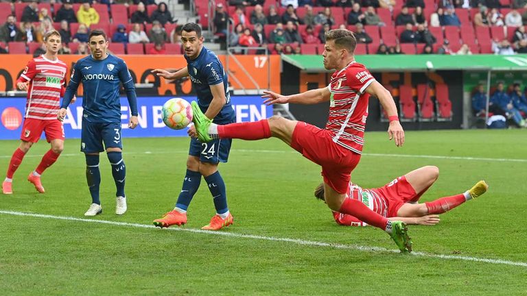 Florian Niederlechner verlässt den FC Augsburg und wechselt zu Hertha BSC.