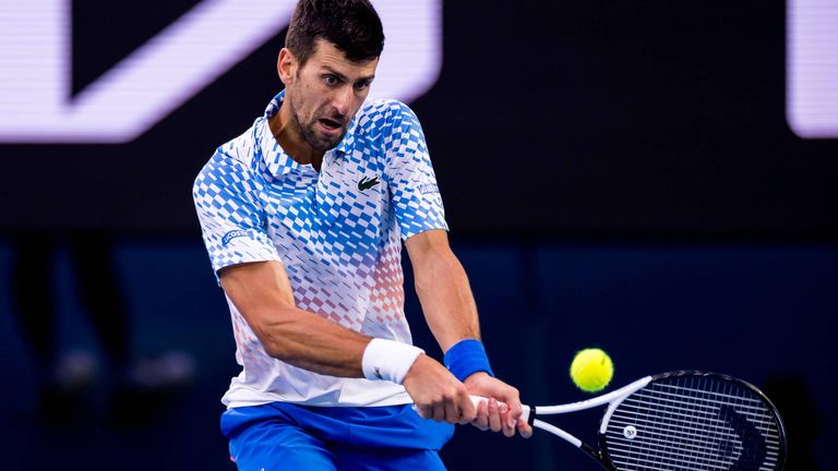 Novak Djokovic holt den 26. Sieg in Folge und steht im Halbfinale der Australian Open.