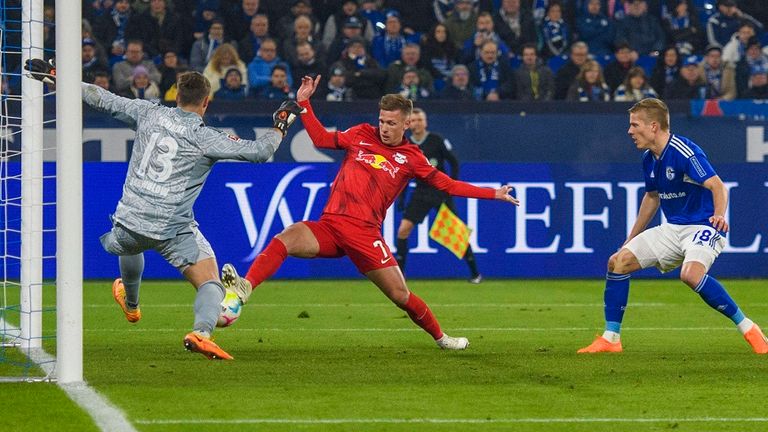 Dani Olmo war gegen Schalke an drei Toren beteiligt.