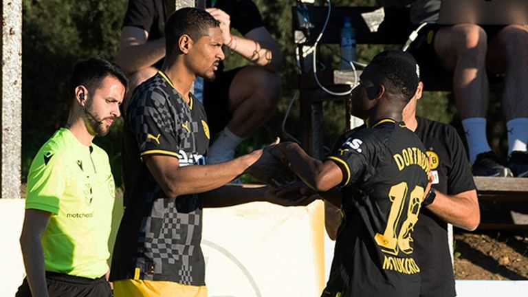 Der BVB könnte künftig die Qual der Wahl zwischen Sebastien Haller und Youssoufa Moukoko im Sturm haben.