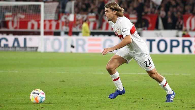 Bayer Leverkusen zeigt Interesse an Stuttgarts Linksverteidiger Borna Sosa.