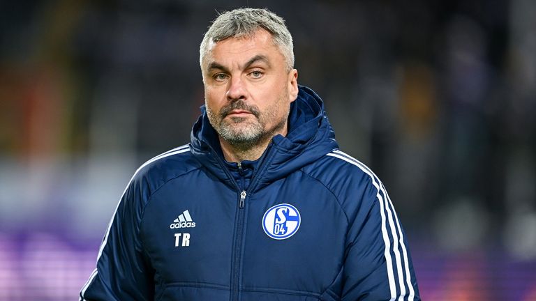 Vor der Rückkehr der Bundesliga gibt sich Schalke-Trainer Thomas Reis optimistisch gegenüber dem Abstiegskampf.
