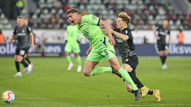Micky van de Ven (VfL Wolfsburg /4)