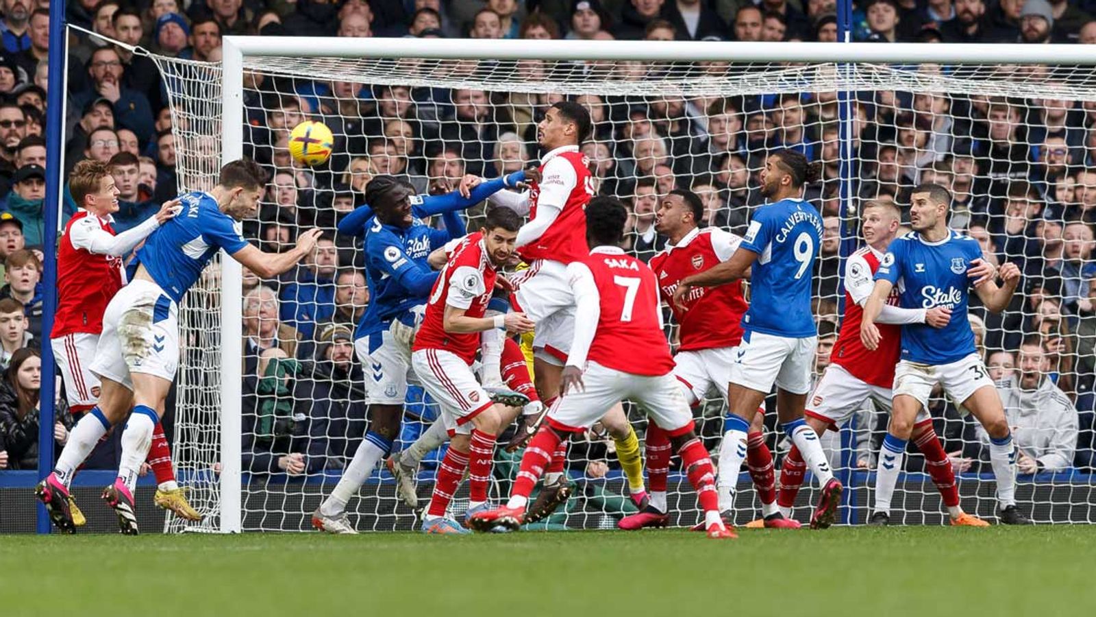 Premier League: FC Arsenal Verliert Beim FC Everton | Fußball News ...