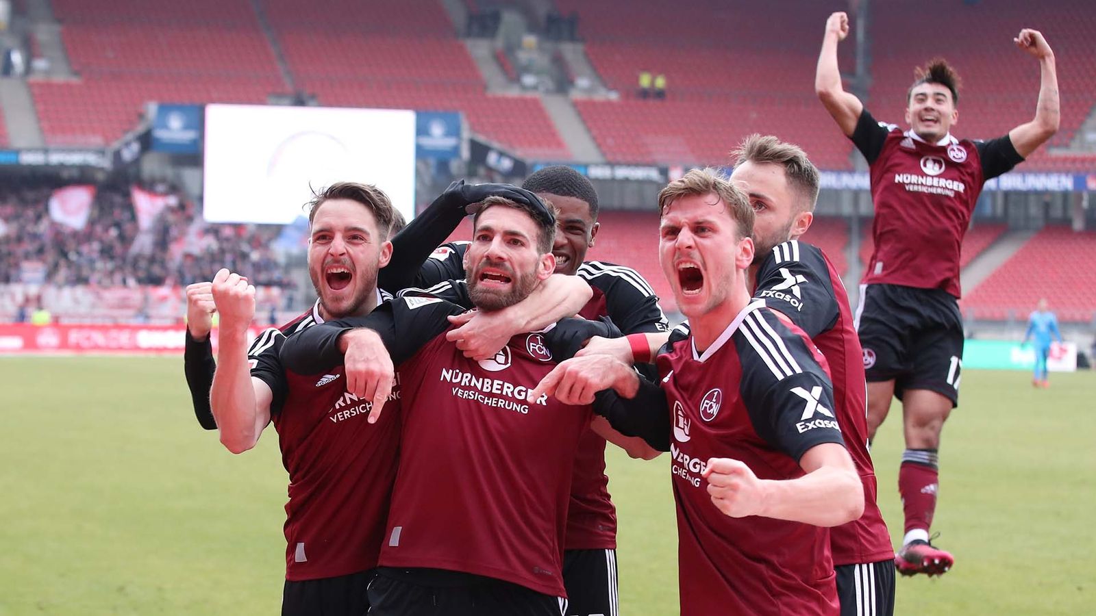 2. Bundesliga: 1. FC Nürnberg Gegen Jahn Regensburg | Fußball News ...