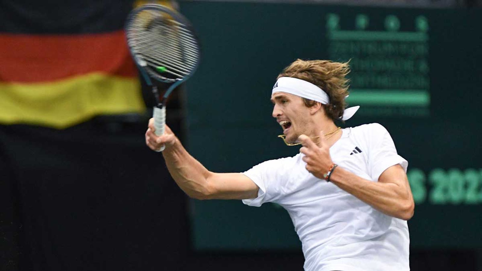 Davis Cup Becker jubelt auf der Bank Zverev hält Deutschland gegen