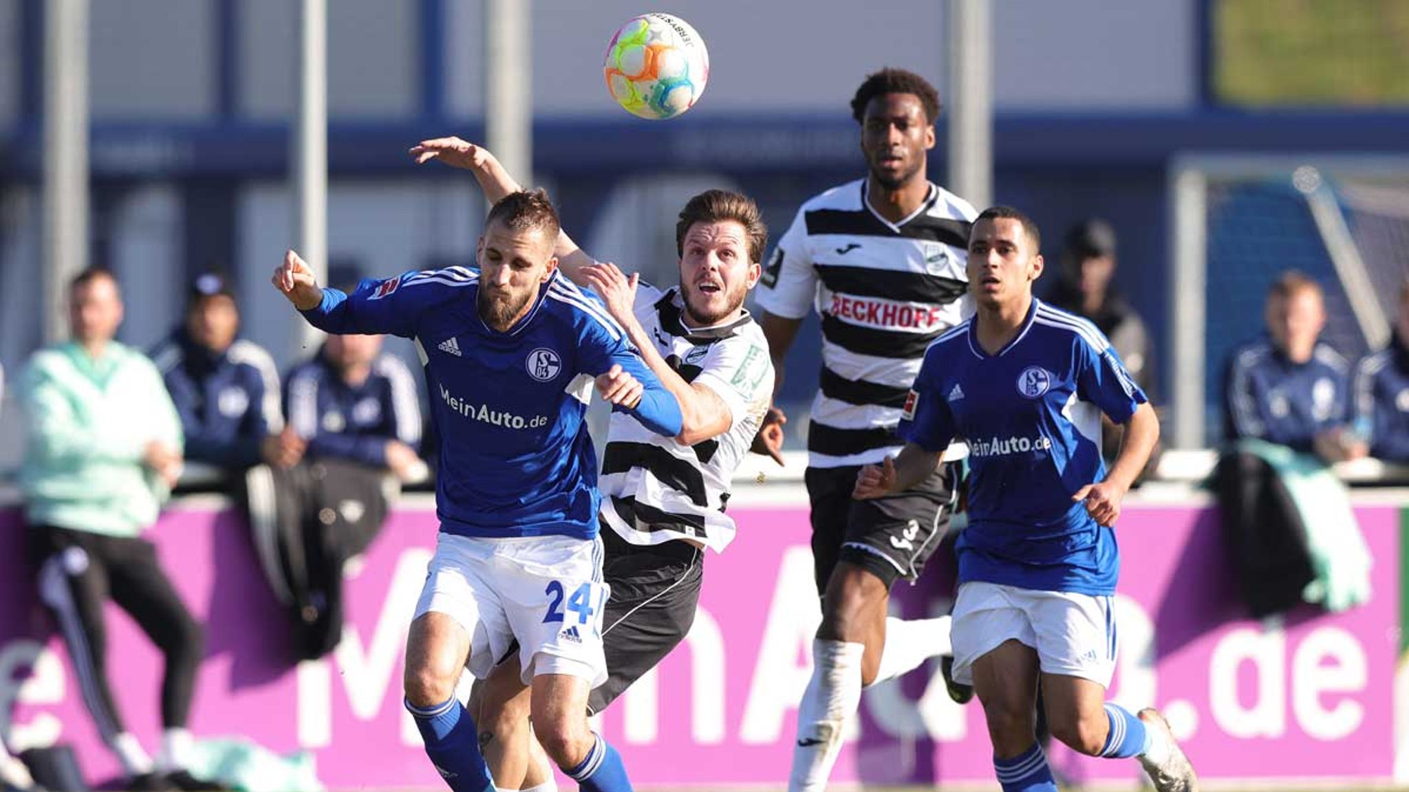 Schalke: S04 verliert Testspiel gegen Drittligist SC Verl | Fußball ...