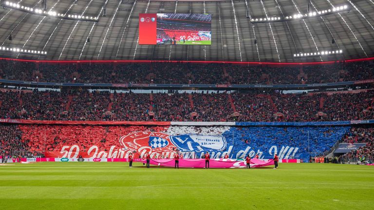 FC BAYERN MÜNCHEN & VfL BOCHUM - Erst jüngst fei­erten die Fans von Bayern Mün­chen ihre Freund­schaft mit den Anhän­gern des VfL Bochum. Schon seit 50 Jahren besteht die Freundschaft und gilt als eine der ältesten Fan­freund­schaften in Deutsch­land.