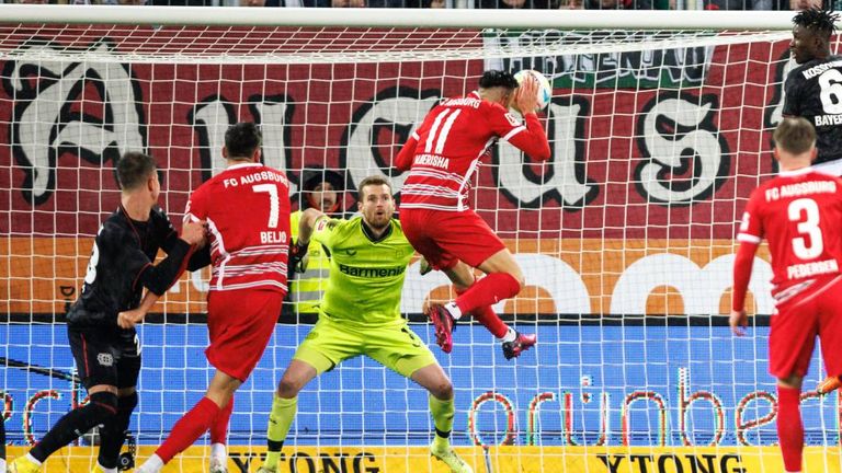Mergim Berisha erzielt das Siegtor gegen Leverkusen.