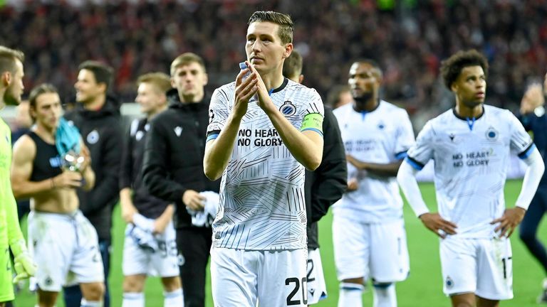 PLATZ 14: CLUB BRÜGGE. Dass der belgische Verein in der K.o.-Runde der Champions League steht, ist bereits ein großer Erfolg für Brügge. Derzeit läuft es in der Liga allerdings nicht besonders rund. Zu Buche stehen in den vergangenen fünf Ligaspielen vier Unentschieden und ein Sieg. Gegen Achtelfinal-Gegner Benfica werden es die Belgier alles andere als leicht haben. 