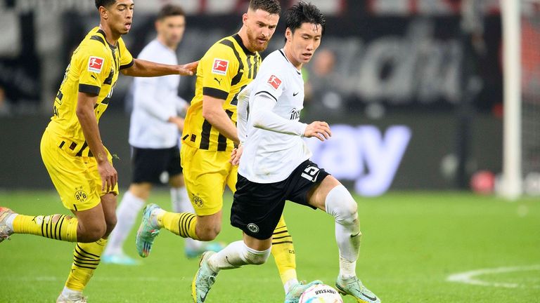 Trägt SGE-Star Daichi Kamada (r.) ab der kommenden Saison das Trikot von Borussia Dortmund?