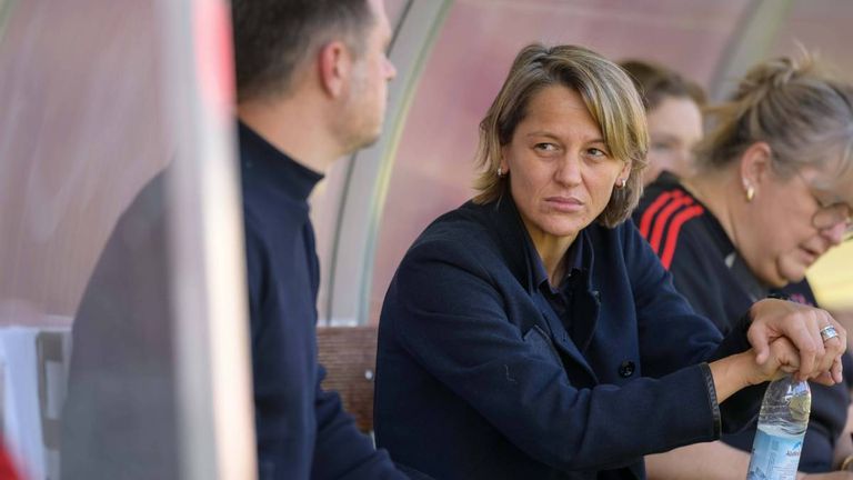 Kritisiert den DFB nach der Spielabsage: Bayerns sportliche Leiterin Bianca Rech.