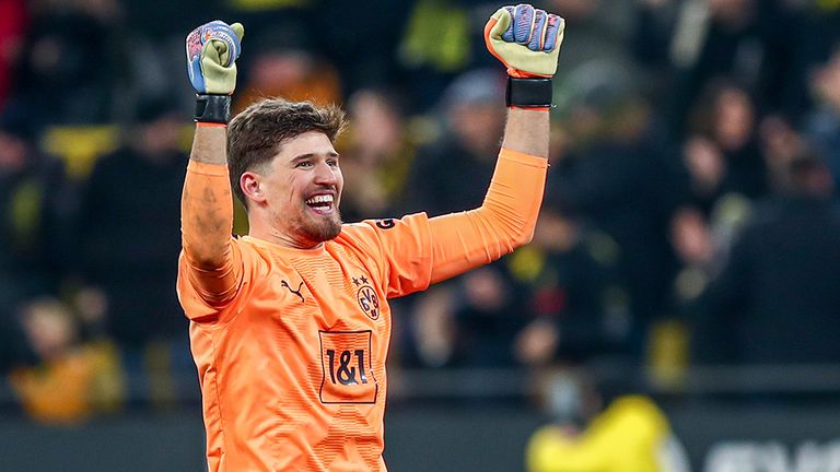 Gregor Kobel will mit dem BVB die Meisterschaft gewinnen.