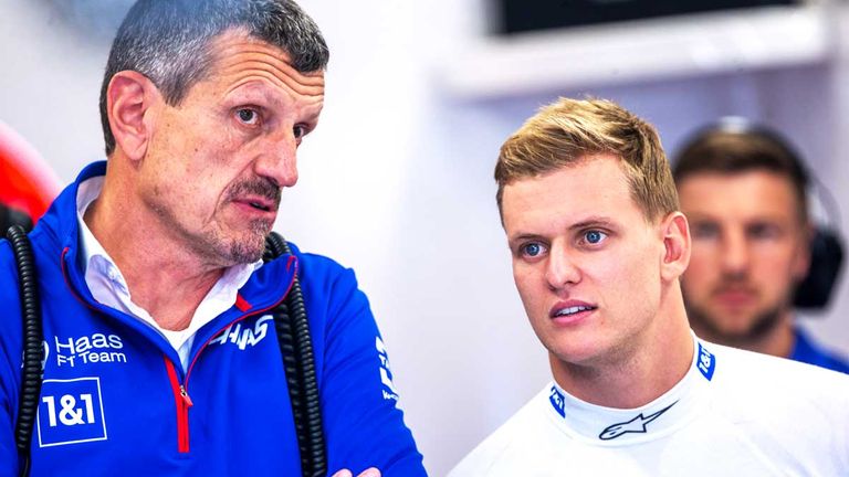 Haas-Teamchef Günther Steiner (l.) und Mick Schumacher arbeiten 2023 nicht mehr zusammen.