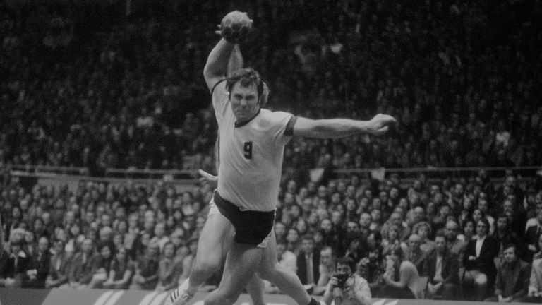 Die deutsche Handball-Legende Hansi Schmitt ist gestorben. 