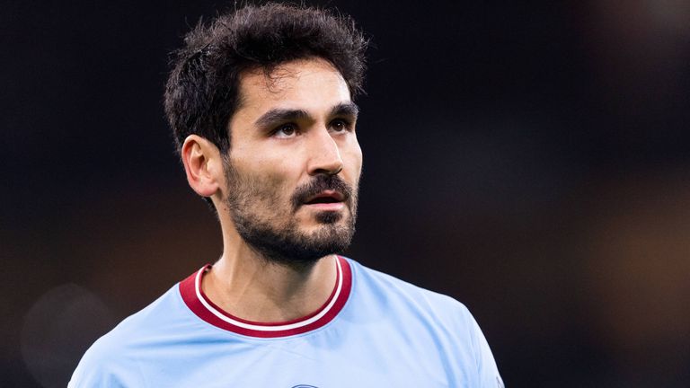 PLATZ 6: MANCHESTER CITY. Die Elf von Trainer Pep Guardiola ist in der Liga immer wieder am straucheln. Zwei Niederlagen stehen für die Citizens in den vergangenen fünf Premier League-Partien zu Buche. 