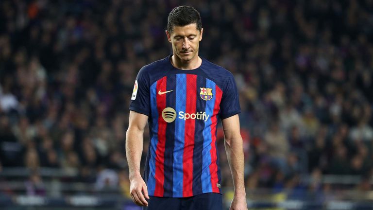 Barcelona muss auf den verletzten Robert Lewandowski verzichten. 