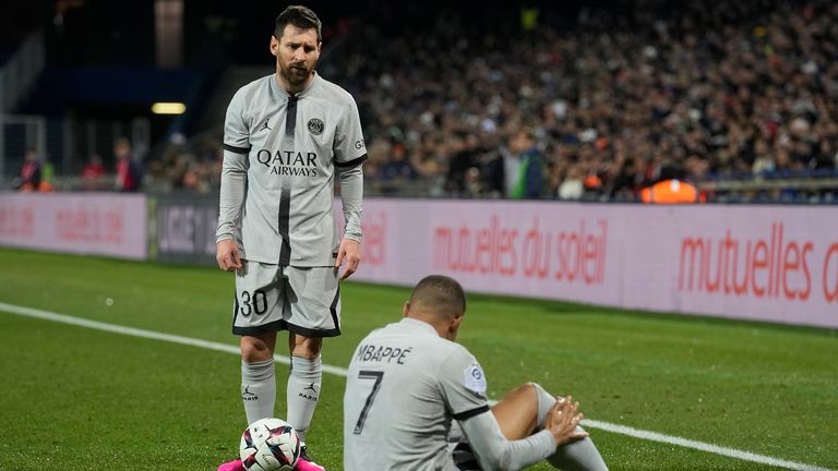 Lionel Messi wird wohl vorerst auf Kylian Mbappe an seiner Seite verzichten müssen.