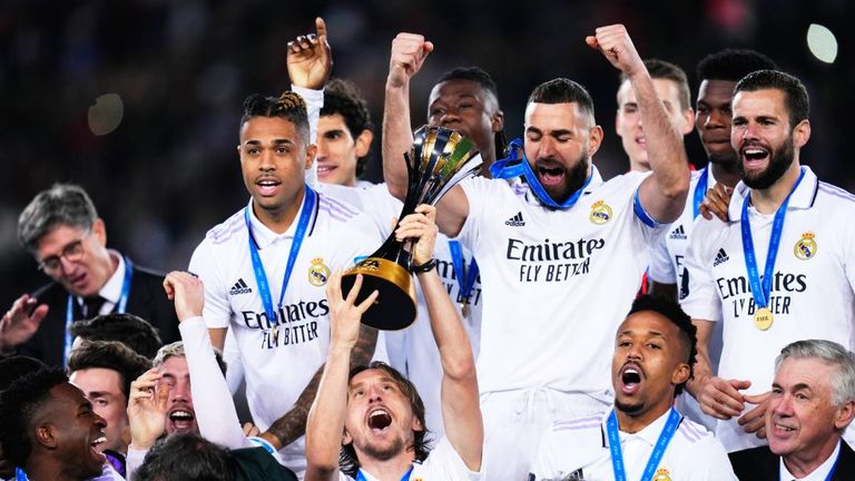 Real Madrid bejubelt den Gewinn der Klub-WM.