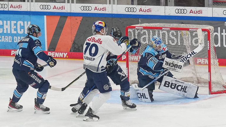 Der Red Bull München gewinnt in der DEL beim ERC Ingolstadt.