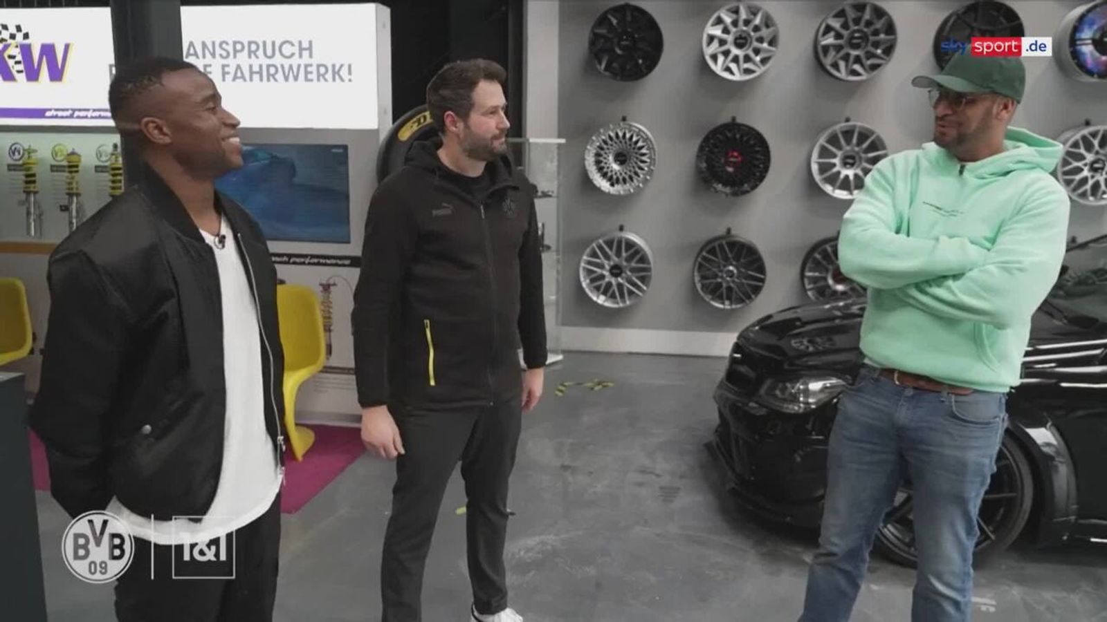 Borussia Dortmund: Moukoko trifft JP Performance - Bürki als Fahrlehrer ...