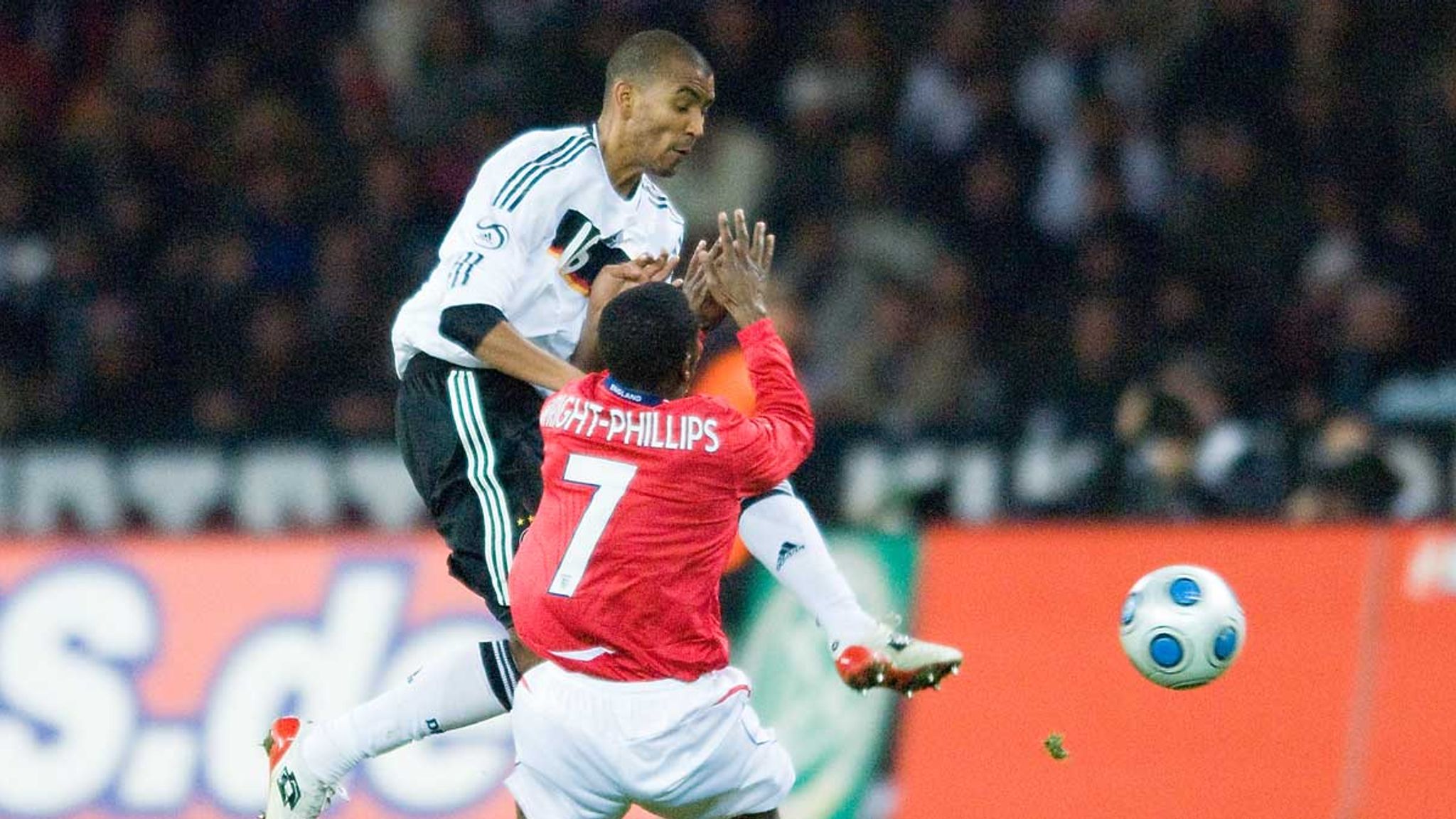 Dennis van Wijk says late appointment hindered Marvin Compper at Antwerp Dennis van Wijk says late appointment hindered Marvin Compper at Antwerp