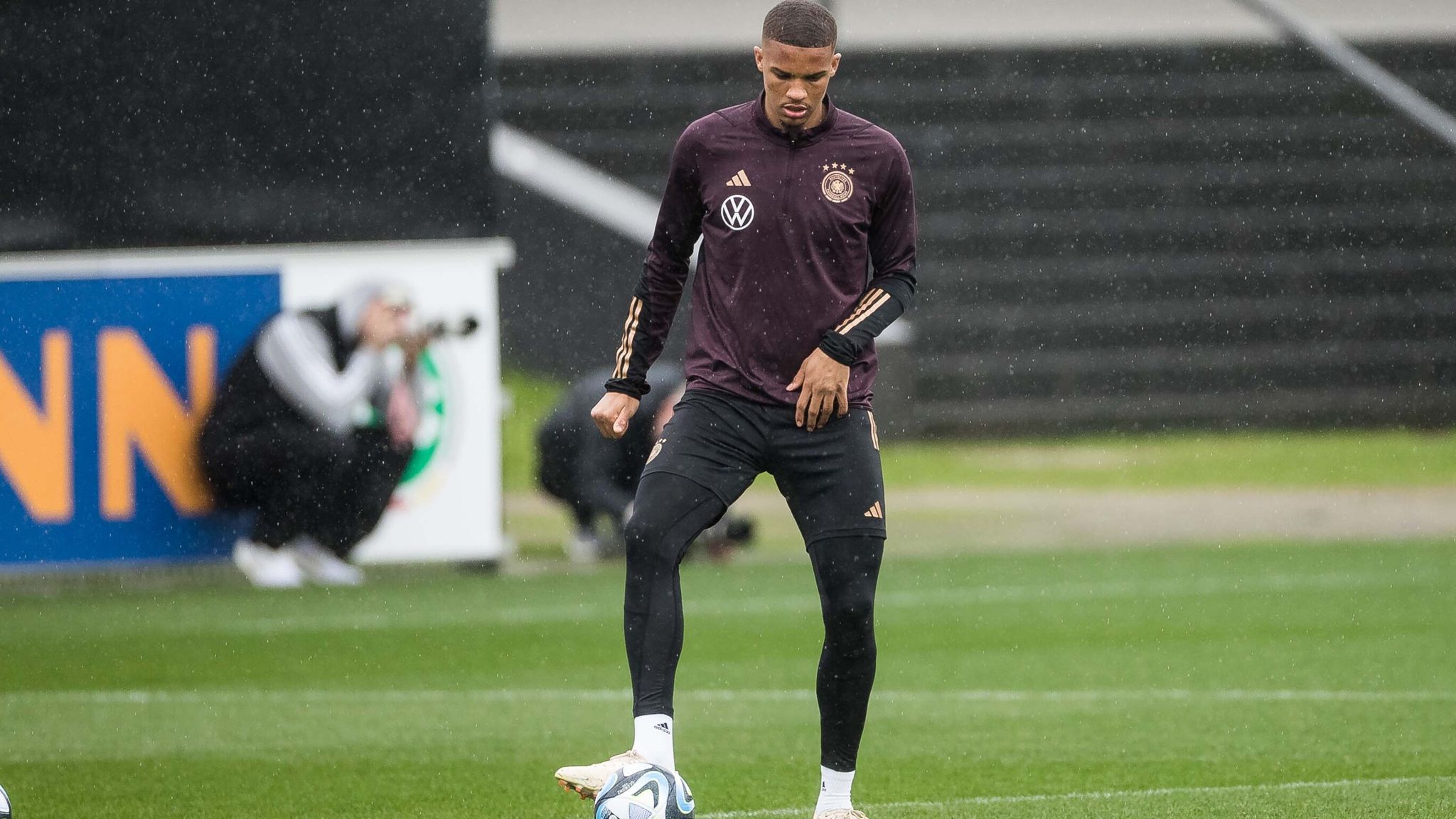 DFBNeuling Thiaw Tipps von Ibrahimovic Fußball News Sky Sport