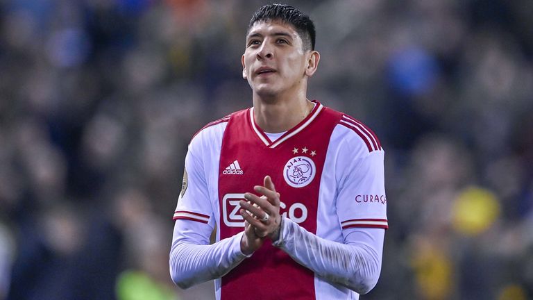 Edson Alvarez steht bis zum 30.06.2025 unter Vertrag bei Ajax Amsterdam. Der Marktwert des 25-Jährigen liegt bei 41,0 Mio. Euro. 