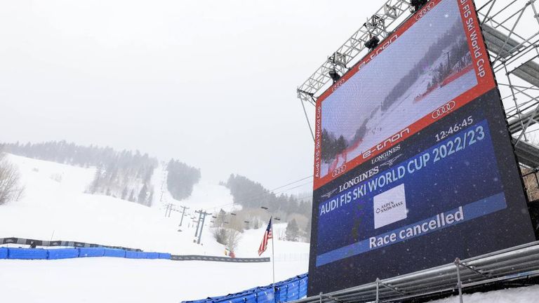 Aufgrund von starken Schneefällen wurde die Abfahrt in Aspen nach 23 Startern abgebrochen.