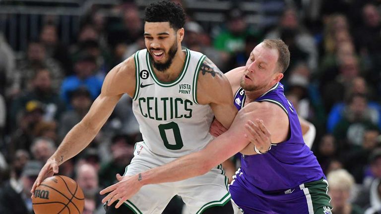 Die Boston Celtics um Superstar Jayson Tatum siegen deutlich im Spitzenspiel gegen die Milwaukee Bucks. 
