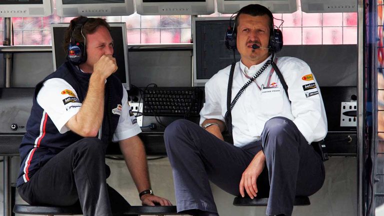 Christian Horner (l.) und Günther Steiner arbeiteten in der ersten Saison von Red Bull 2005 gemeinsam beim österreichischen F1-Teams. Nach nur einem Jahr musste Steiner dann aber gehen.