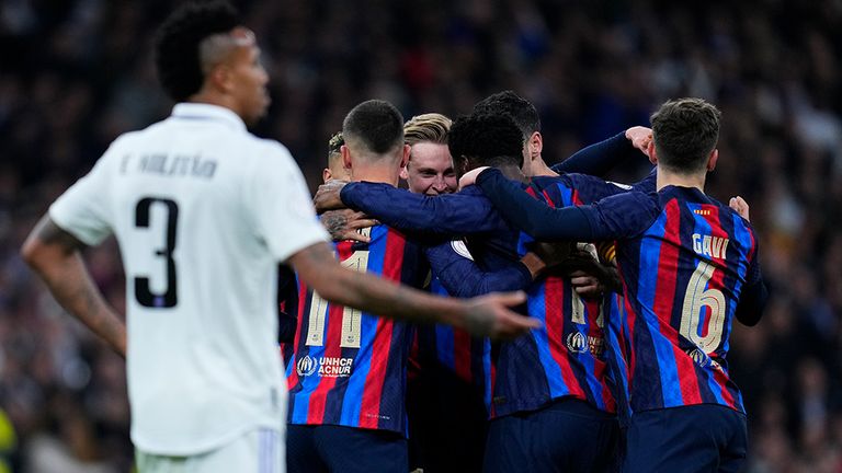 Der FC Barcelona hat das Pokal-Hinspiel in Madrid gewonnen.