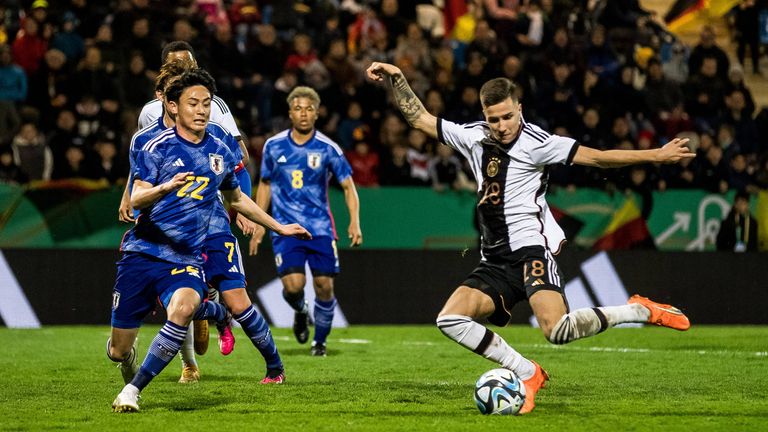 Gegen Japan muss sich die deutsche U21-Nationalmannschaft beim Auftakt ins EM-Jahr mit einem Unentschieden begnügen. 