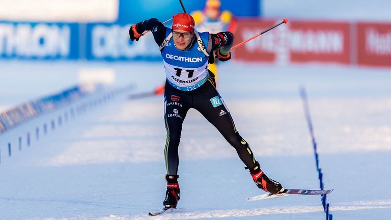 Benedikt Doll holt den ersten Sieg der deutschen Biathlon-Männer in dieser Saison.