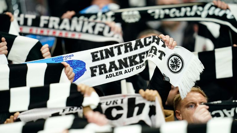 Die Fans von Eintracht Frankfurt bekommen derzeit keine Tickets für das CL-Spiel in Neapel.