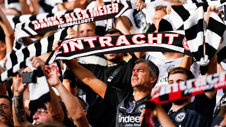 Eintracht Frankfurt muss in Neapel ohne seine Fans auskommen.