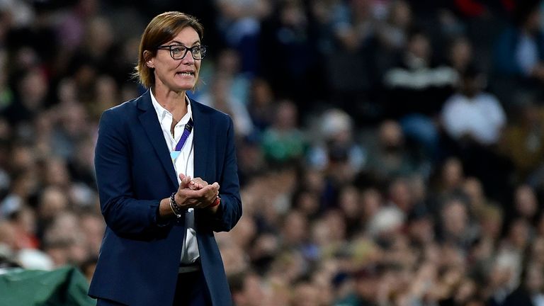 Die französische Nationaltrainerin der Frauen, Corinne Diacre, ist entlassen worden.