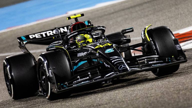 Fahren im Ungewissen: Mercedes hat auch in der neuen Saison mit vergleichsweise langsamen Autos zu kämpfen.