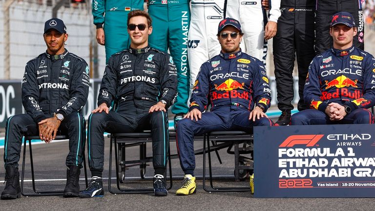 10 Teams, 20 Fahrer: An der Anzahl der Teams ändert sich (noch) nichts. Interesse am Neueinstieg für die kommenden Jahre besteht aber. Bei den Fahrern sind 2023 drei Rookies (Sargeant, de Vries, Piastri) und ein deutscher Comebacker (Hülkenberg) neu.