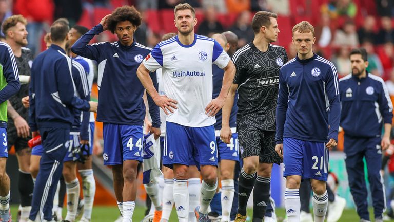 Schafft Schalke den Sprung von den Abstiegsrängen? Die Königsblauen sind gegen Leverkusen gefordert.