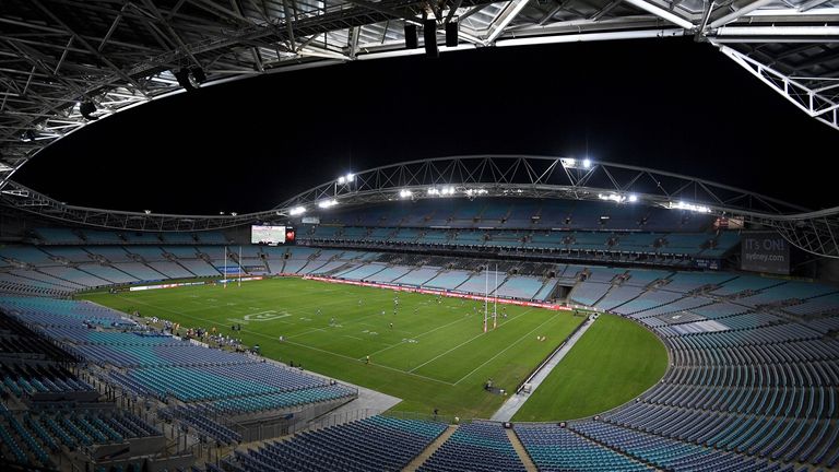Das Stadium Australia	in Sydney (Australien) wird Austragungsort für das Finale der WM. Außerdem werden auf dem Weg bis dahin jeweils ein Spiel im Achtelfinale, Viertelfinale und Halbfinale dort gespielt. 83.500 Fans können das Endspiel verfolgen. 