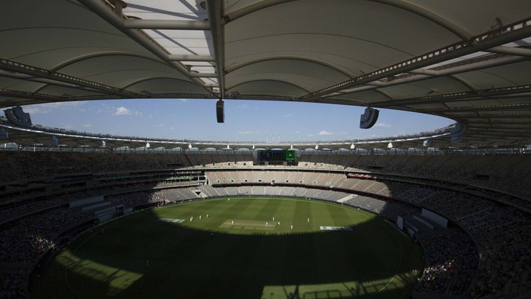 22.225 Zuschauer können im Perth Oval Stadion in Perth (Australien) fünf Gruppenspiele verfolgen.