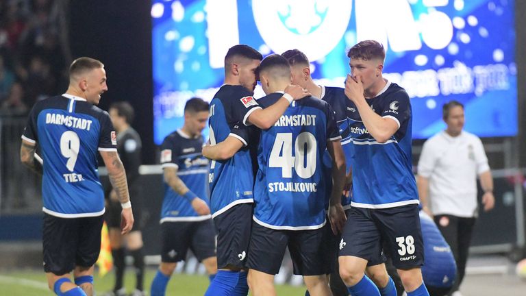 Der SV Darmstadt hat sich souverän gegen Kaiserslautern durchgesetzt.