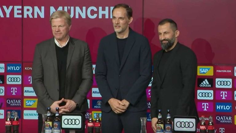 Der FC Bayern stellt Thomas Tuchel (M., mit Vorstands-Chef Oliver Kahn (l.) und Sport-Vorstand Hasan Salihamidzic) als neuen Trainer vor.